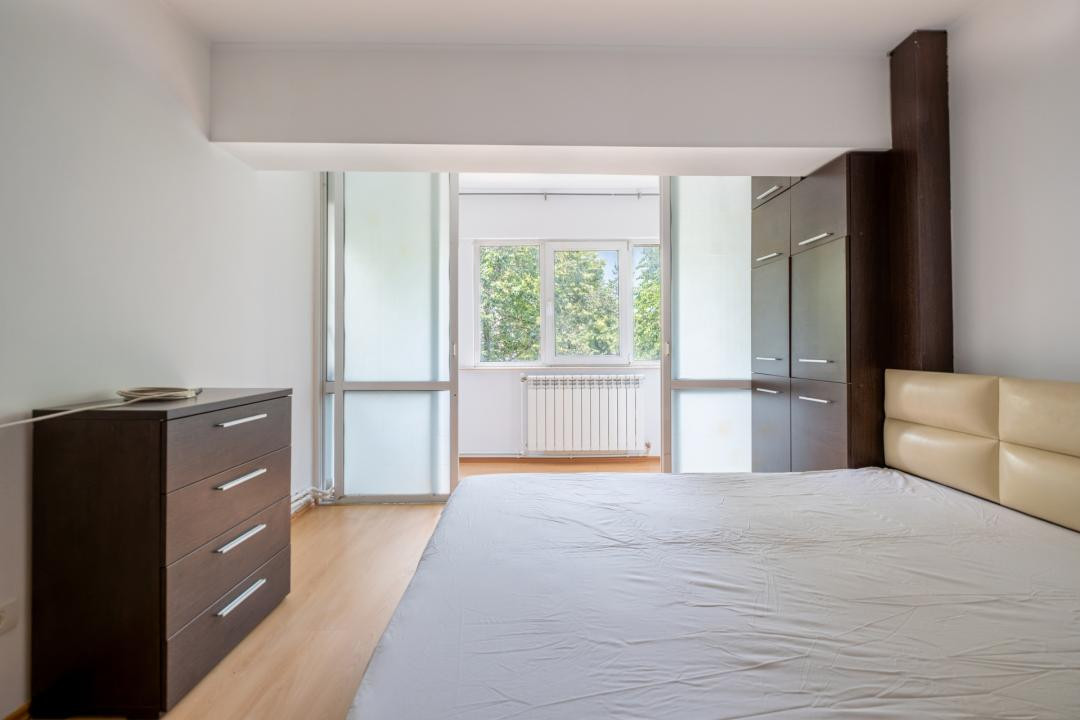 Apartament cu 3 situat pe strada Mircea cel Bătrân 