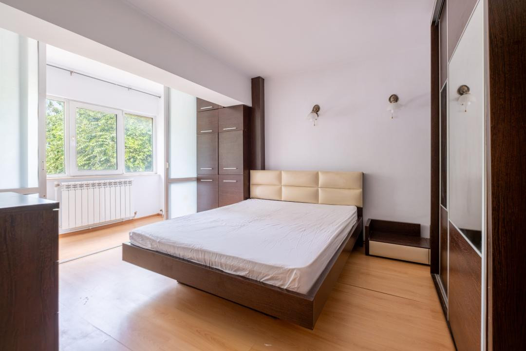 Apartament cu 3 situat pe strada Mircea cel Bătrân 