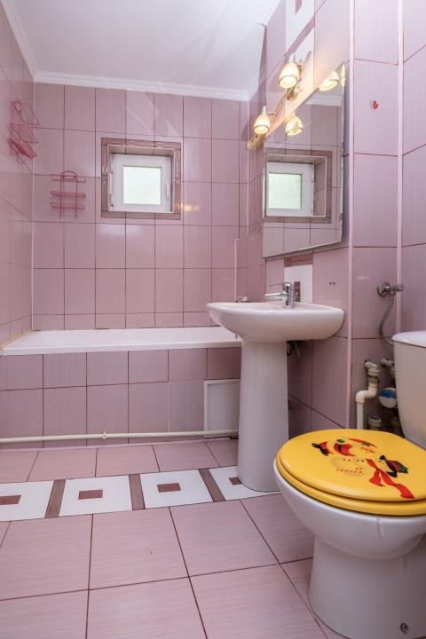 Apartament cu 3 situat pe strada Mircea cel Bătrân 