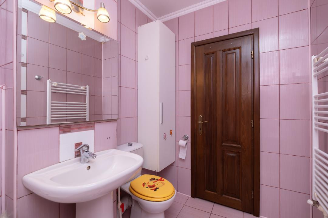 Apartament cu 3 situat pe strada Mircea cel Bătrân 