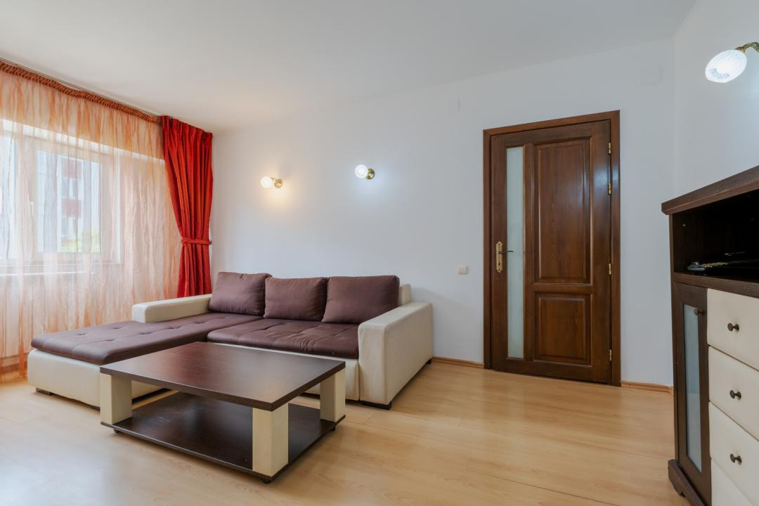 Apartament cu 3 situat pe strada Mircea cel Bătrân 