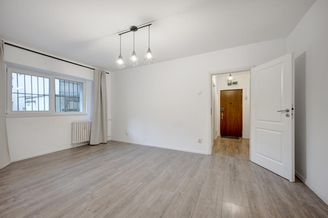 Apartament 4 camere, renovat, nemobilat | Lacul Tei 