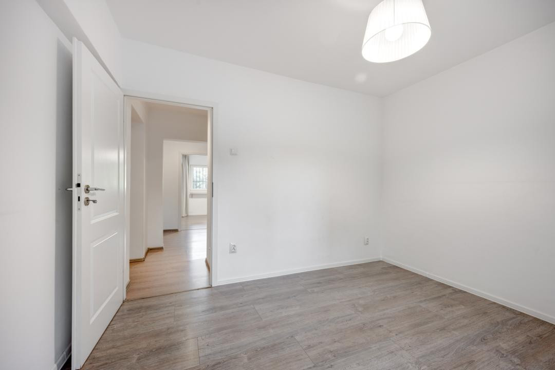 Apartament 4 camere, renovat, nemobilat | Lacul Tei 