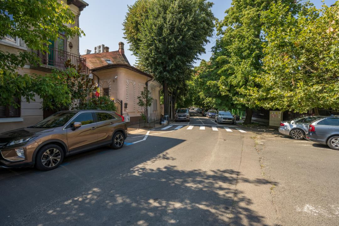 Apartament casa, 3 camere, ultracentral, Izvorul Rece