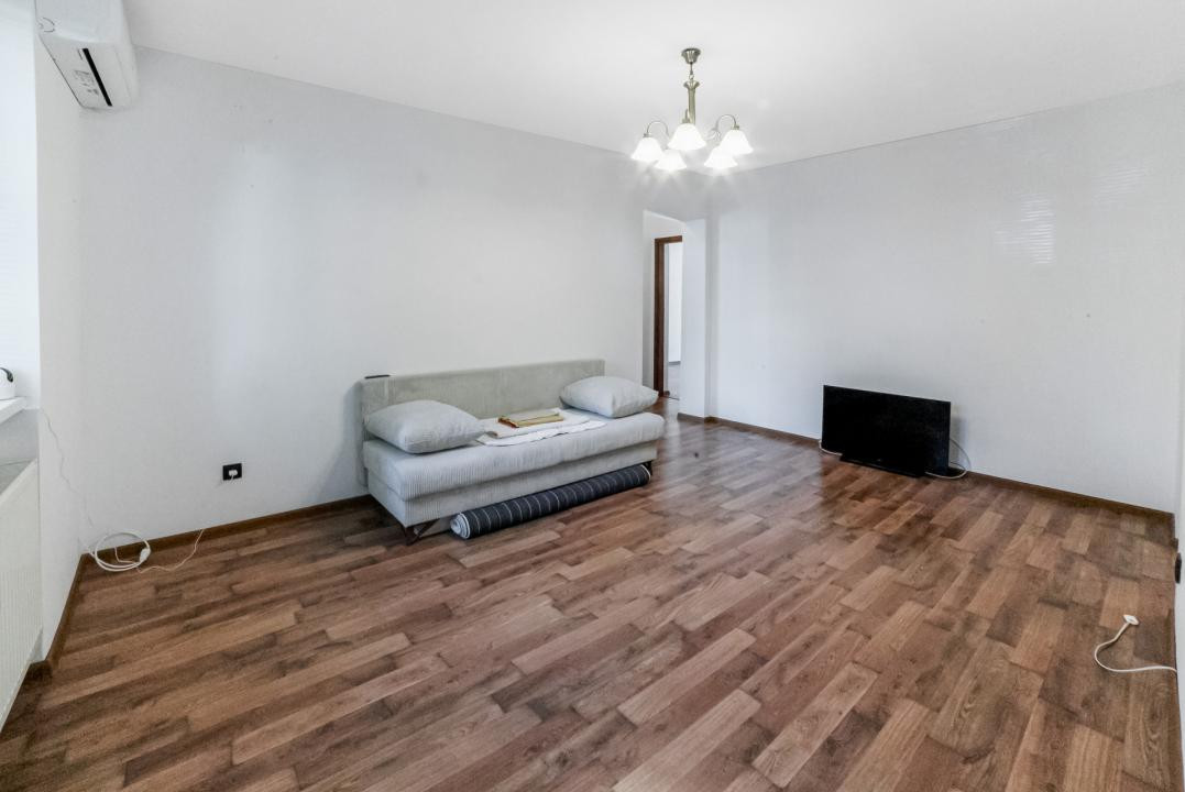 Apartament cu 3 camere și două balcoane, într-o oază de verdeață, Piața Muncii