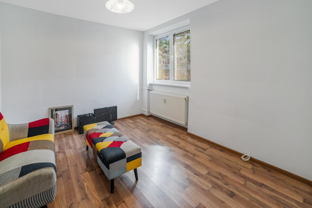 Apartament cu 3 camere și două balcoane, într-o oază de verdeață, Piața Muncii