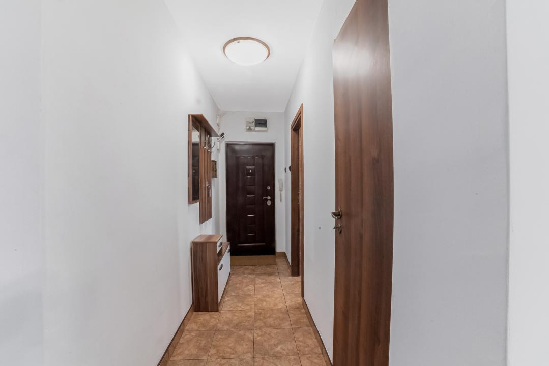 Apartament cu 3 camere și două balcoane, într-o oază de verdeață, Piața Muncii