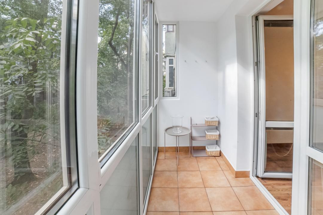 Apartament cu 3 camere și două balcoane, într-o oază de verdeață, Piața Muncii