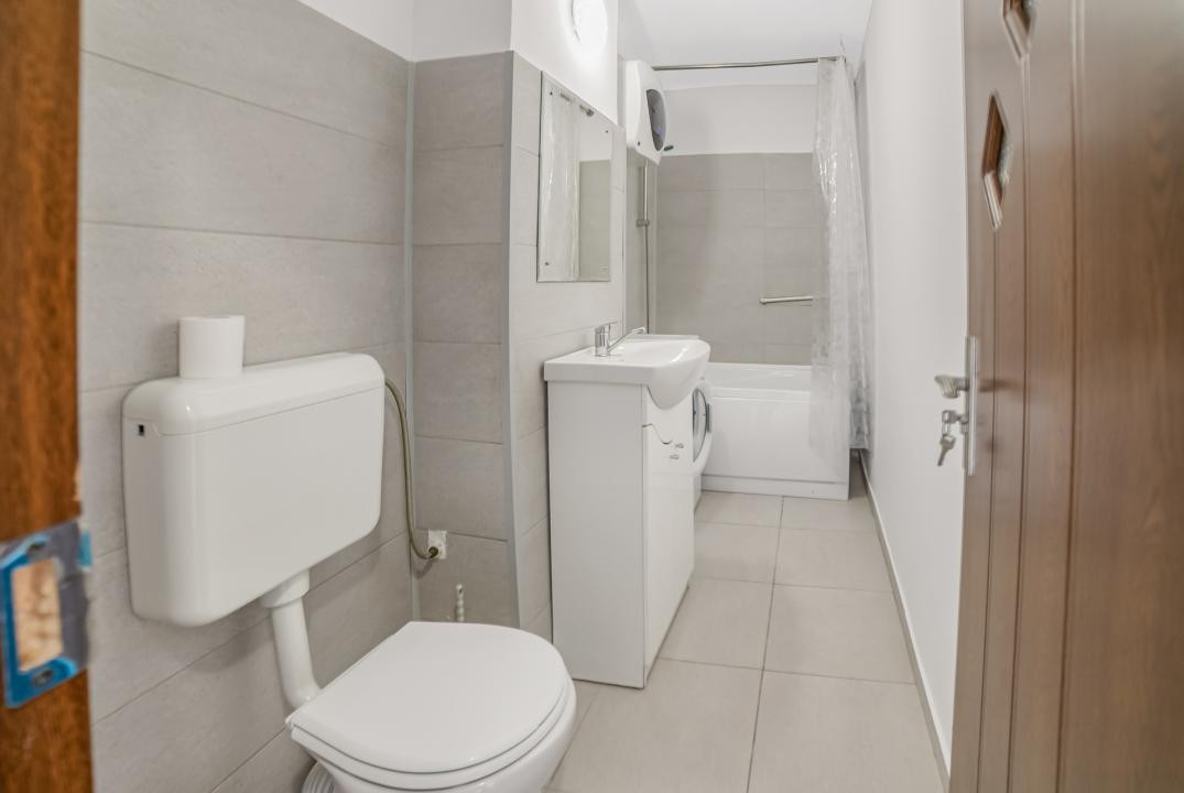 Garsonieră decomandată, 41 mp, renovată integral | Sebastian | Bloc 1987