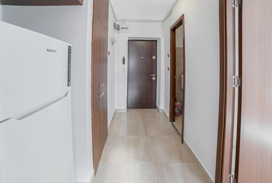 Garsonieră decomandată, 41 mp, renovată integral | Sebastian | Bloc 1987