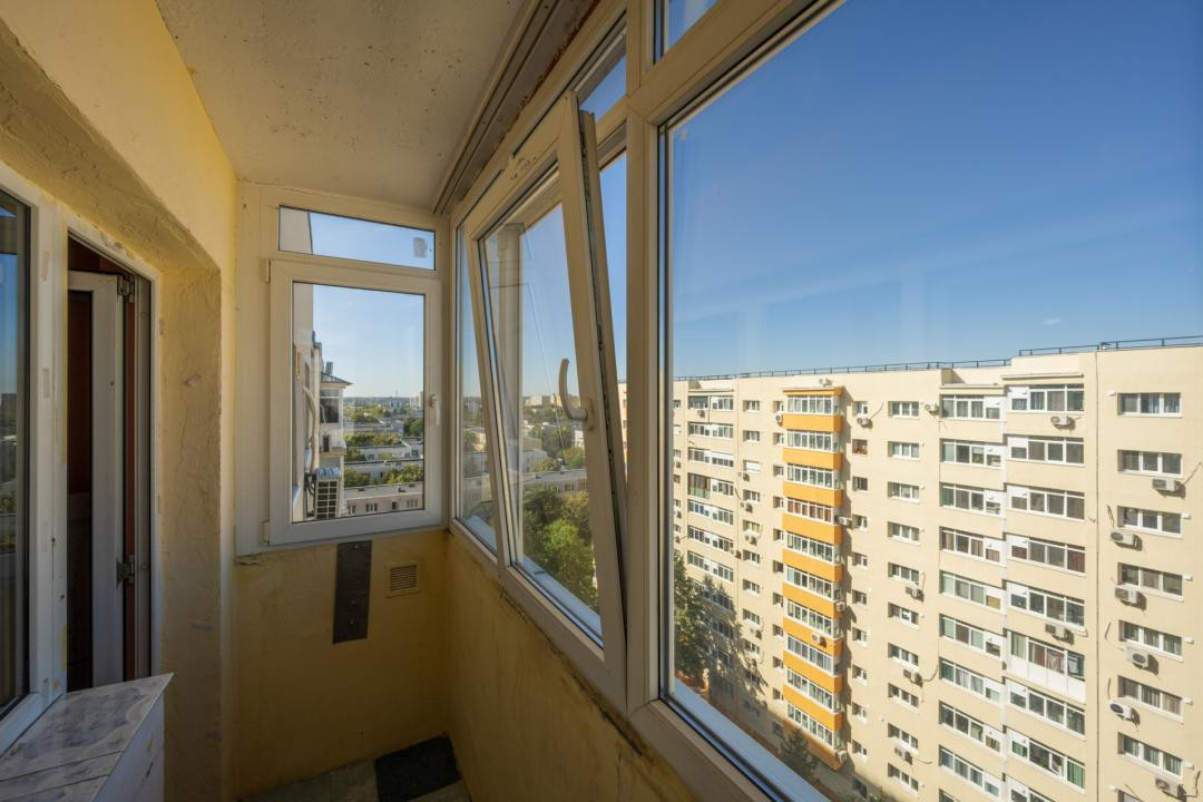 Garsonieră luminoasă, ultimul etaj, lift nou, panouri fotovoltaice | Titan 
