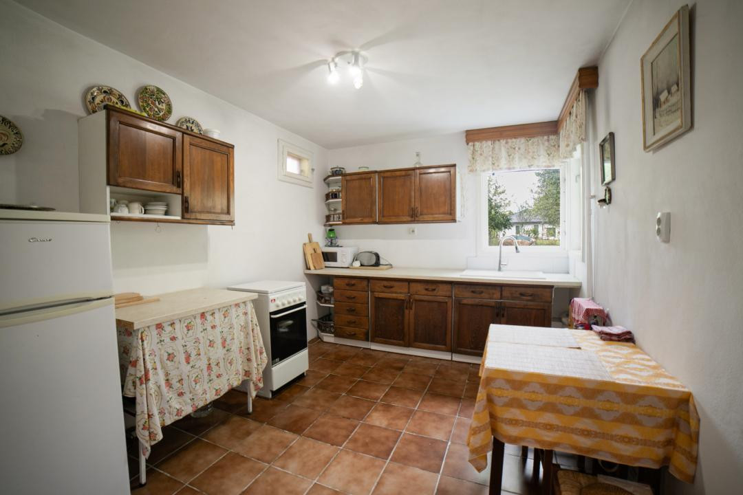 4 dormitoare, terasa acoperita, curte 1634 mp, Brebu, Prahova