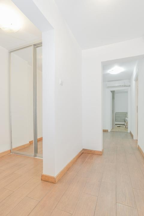 Apartament 3 camere de închiriat – Faleza Nord, Constanța