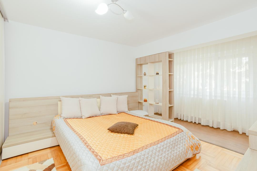 Apartament 3 camere de închiriat – Faleza Nord, Constanța