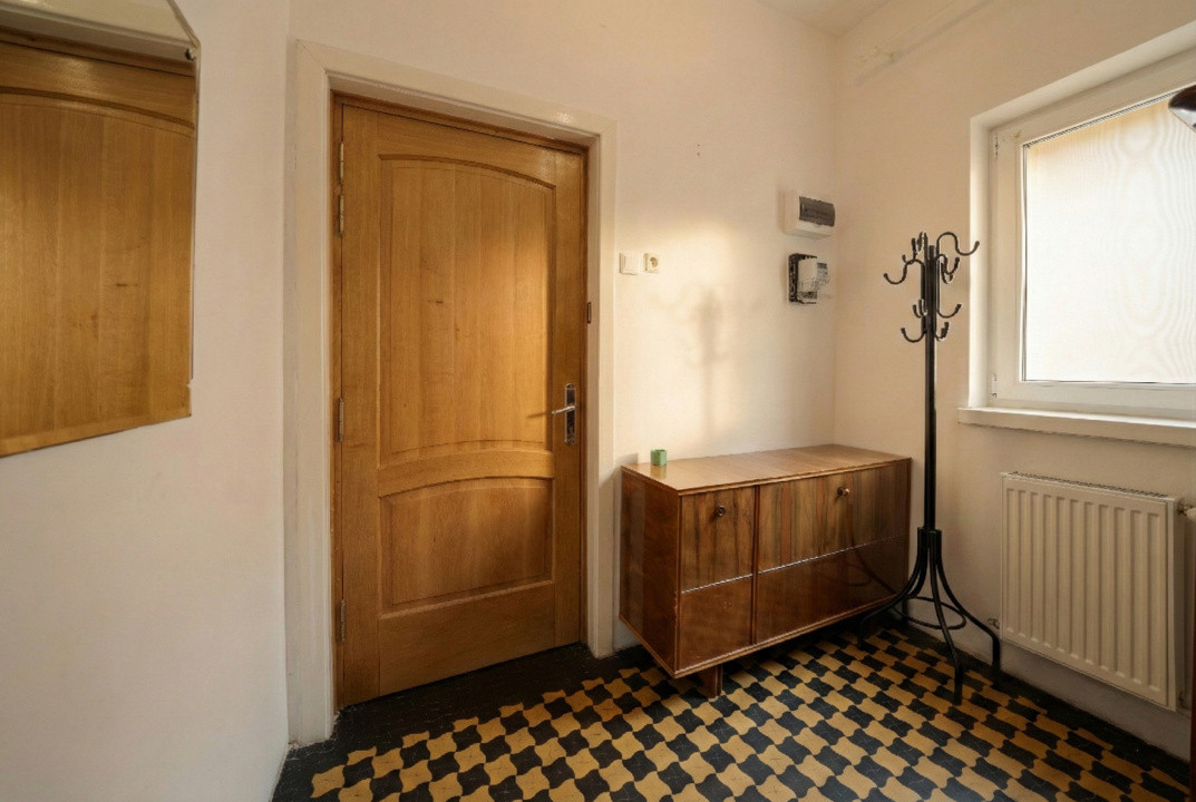 Etaj 1/Vila*120 mp utili+80 mp spatii comune*PRO TV*