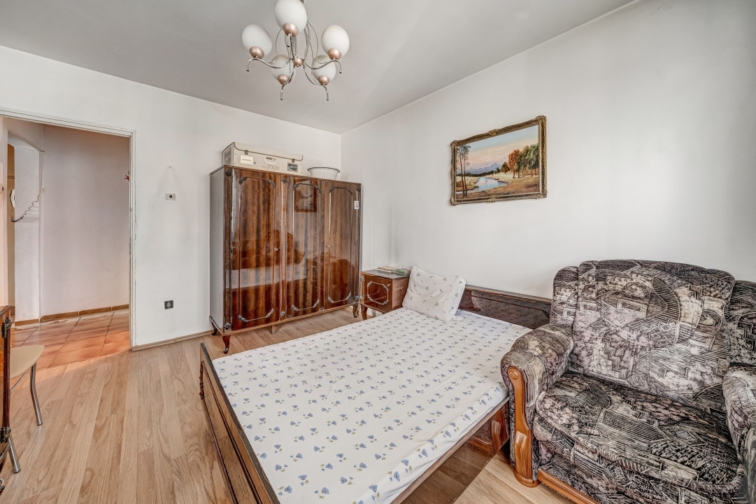 **Apartament cu 3 camere | 64,2 mp utili | 2 băi | Bloc 1985 | Etaj 7/8 | Sector