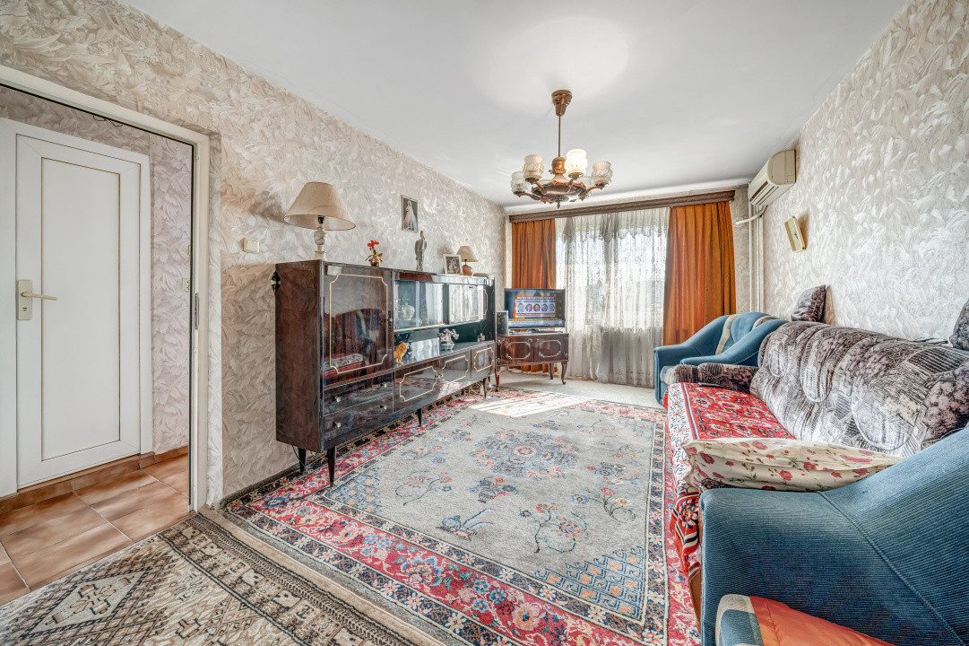 **Apartament cu 3 camere | 64,2 mp utili | 2 băi | Bloc 1985 | Etaj 7/8 | Sector